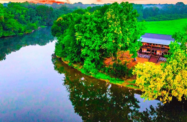 Riverfront 3BR | Kayaks, Fish & Hot Tub Retreat!