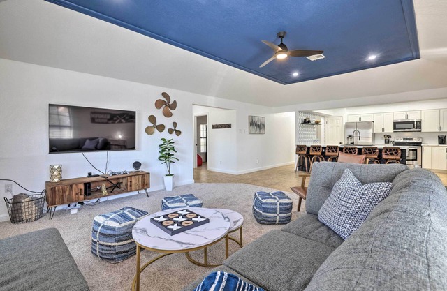 Riverfront Seguin Home w/ Dock: 3 Mi to Dtwn!