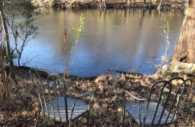 Riverfront Stilt House 5-6miles to Ginnie or Ichetucknee