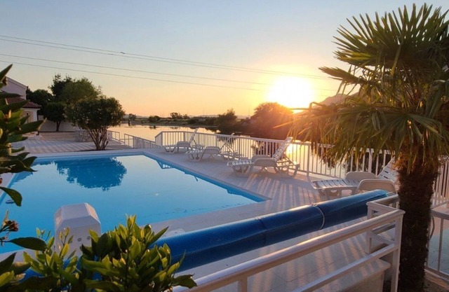 RIVERFRONT VILLA SUNSET DREAM, TREBINJE