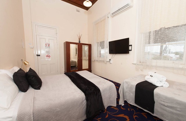 Riverina Hotel
