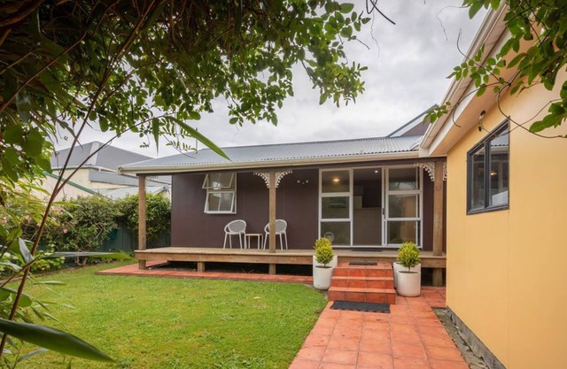 Rivermouth Retreat - private and secure
