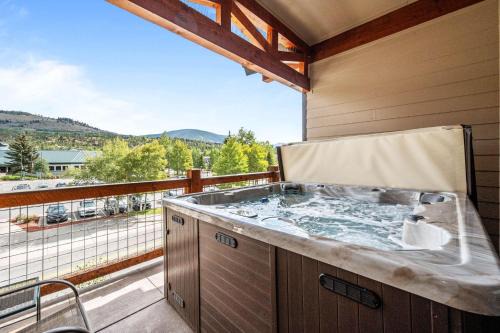 Rivers Edge #18 - Silverthorne