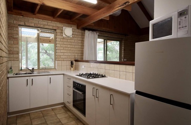 Riverscape Cottage No.12 - Riverscape - unit 12 with views over the Blackwood River