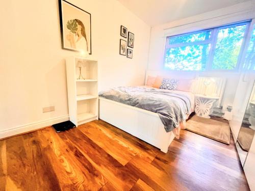 Riverside 1 bed Flat in the Heart of Kingston