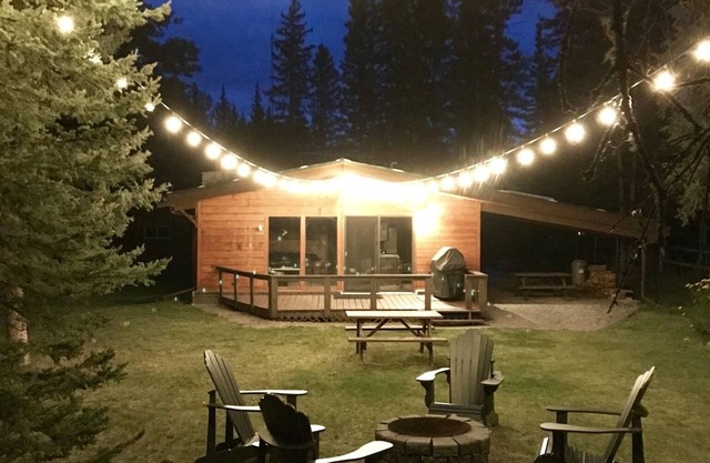 Riverside Bragg Creek Cabin en el corazón de la ciudad