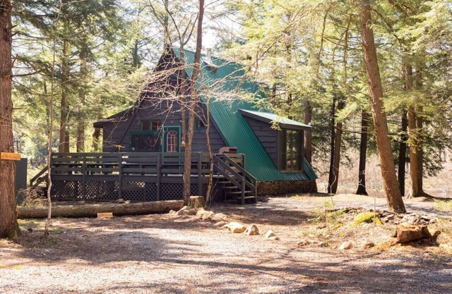 Riverside Cabin & Nature Trails