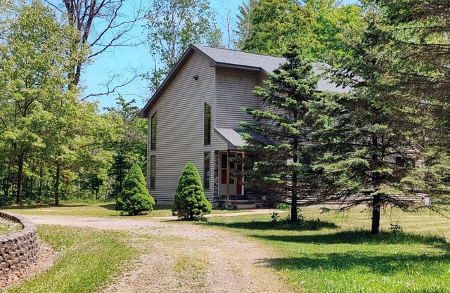 Riverside/Fishing/Arcade/Pool Table/Disk Golf/Fire Pit/Basketball/Pets/WiFi/UTV