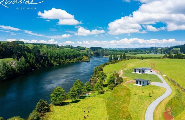 Riverside Guest House - Relax in the peace and quiet on the rivers edge.