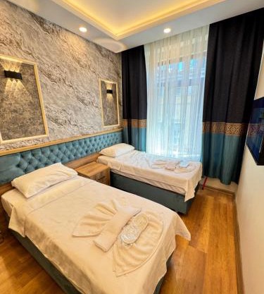 Riverside Hotel