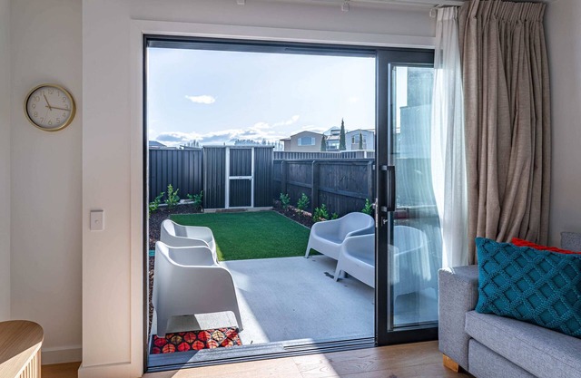 Riverside Lodge - Two Bedroom Luxury Townhouse