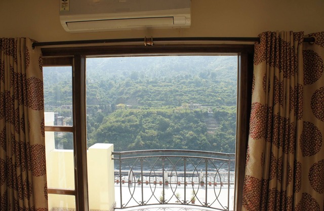 Riverside Resort