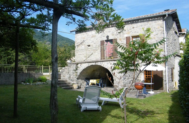 Casa Vacacional en La Souche junto Río