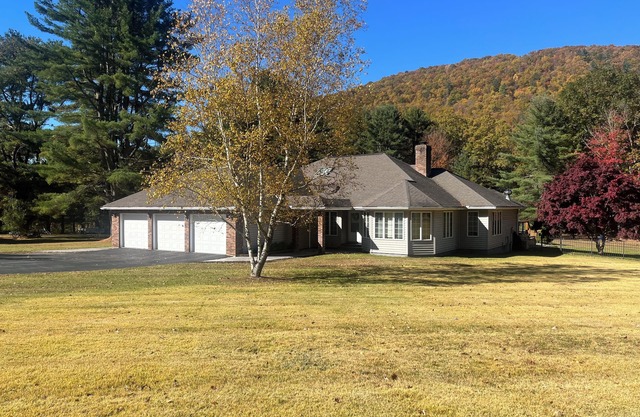 Riverside Retreat in The Catskill Mountains