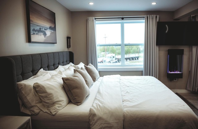 Riverside Suites