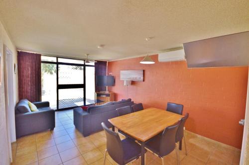 Riverview Holiday Apartment 77 - Kalbarri WA