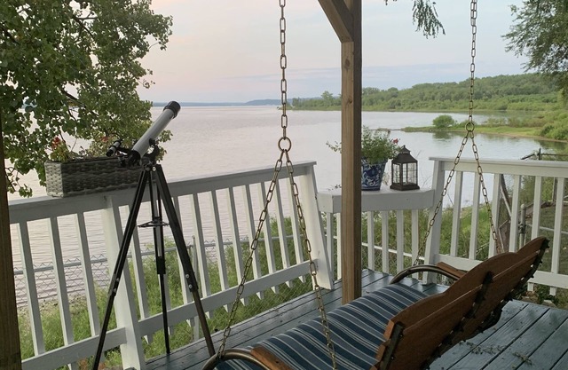 Riverview Retreat