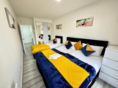 Riverview Stunning Apartment 3Bedroom, 2Bathroom, Balcony, Parking