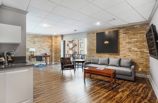 RiverWalk Plaza - Presidential Suite