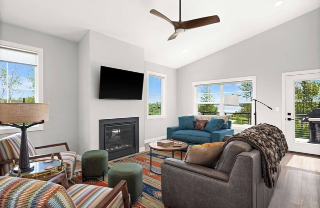 RiverWest Hunters Lookout-Riverfront, Base Spirit Mtn-Dog Friendly-20% off Bike Rentals