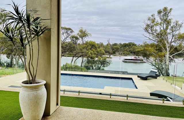 Riviera Villa Holiday Home