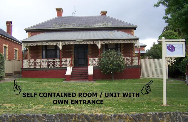 RJ's Bed & Breakfast