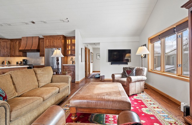 RMR: Hermosa Teton Pines Townhouse con jacuzzi privado! ¡Actividades gratuitas!