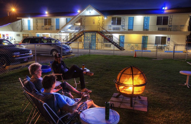 Roadrunner Lodge