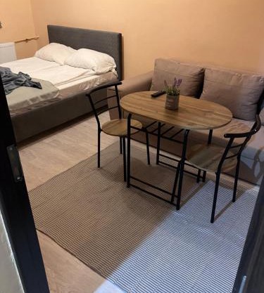 Robert room 18