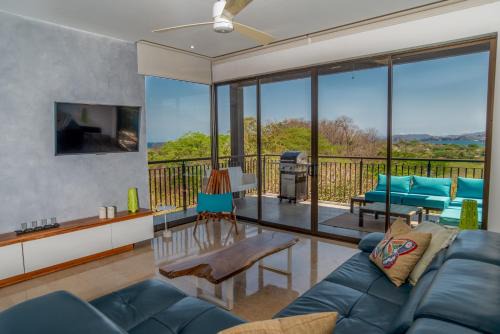 Roble Sabana 305 Luxury Condo - Reserva Conchal