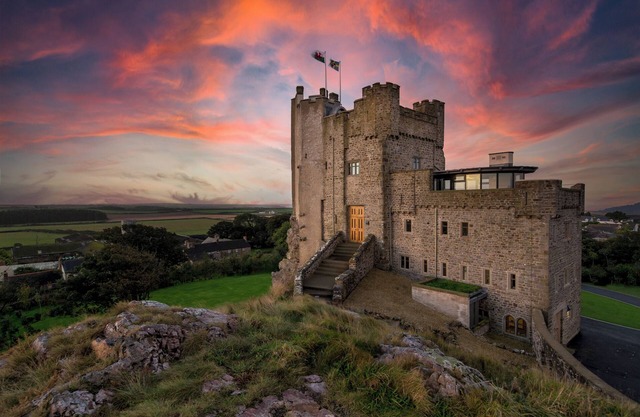 Roch Castle, Castle Roch, Sleeps 12, 6 bedrooms, bathrooms