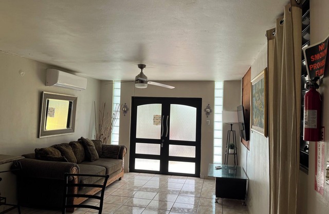 Roche’s Guest House, a complete Humide house in the town of Juana Diaz.