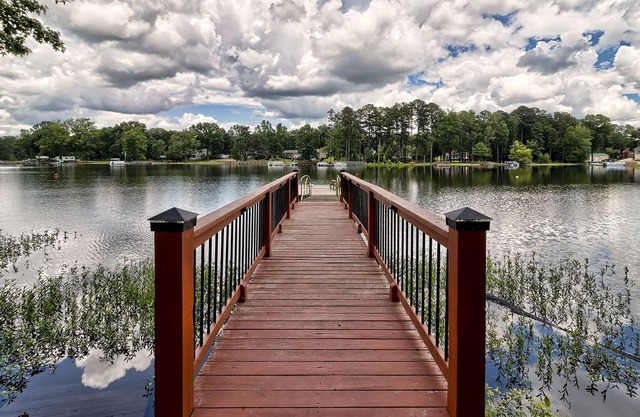Rock and Reel Lake Murray house with private dock