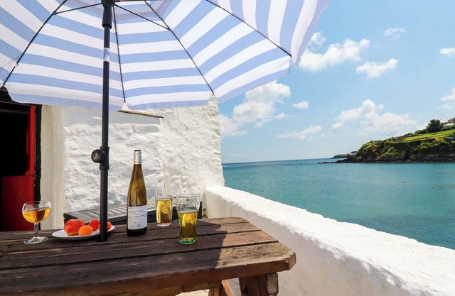 ROCK COTTAGE, pet friendly, country holiday cottage in Mevagissey