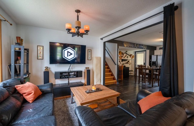 Rock n’ Roll BnB w/ Music Studio