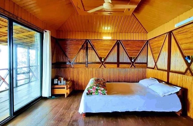 Rock Paradise Resort