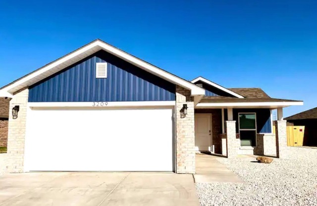 ROCK&ROLL~KING BED-TEXAS TECH-LUBBOCK- NEW-3 BDRM SLEEPS 6