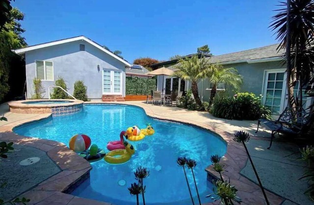 Rock & Royalty Guesthouse, UCLA, Century City adj.