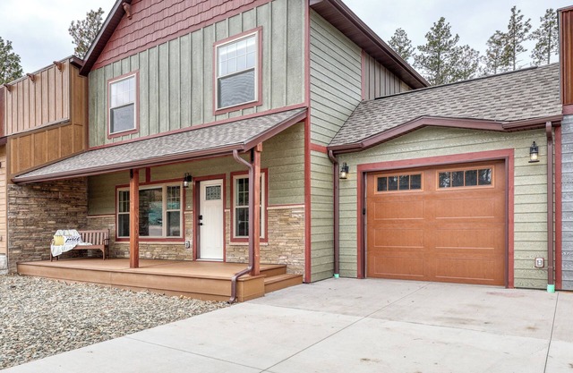 Rockerville Gold Town Lodging #7-Badlands Retreat Near Mt. Rushmore - This two-bedroom condo is your perfect home base for adventure and relaxation. Just minutes from Mount Rushmore, Crazy Horse Memorial, Custer State Park, Sturgis, and the Badlands.