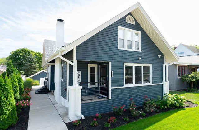 Rockford 2BD w/ EV Charger, Patio & Fast WiFi, Upscale Furnished Rentals in Rockford, IL | Ideal Sho