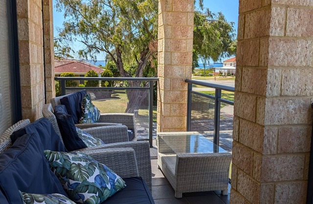 Victoria Views - Your home away from home