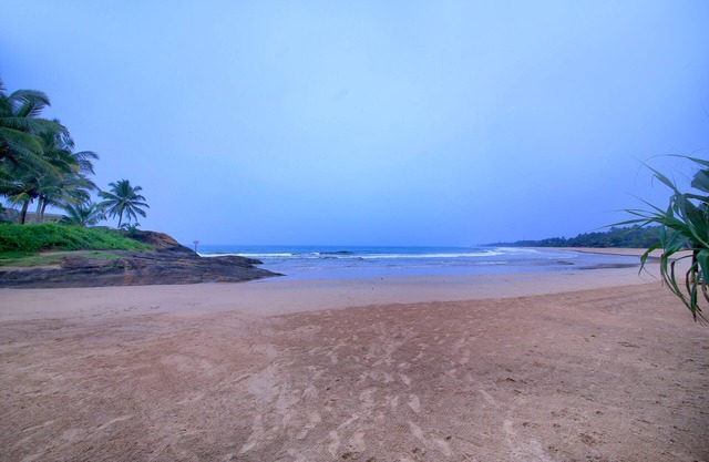 Rockside Beach Resort