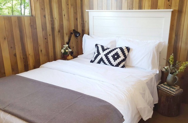 Rockwood: 2-Bedroom Cottage #11
