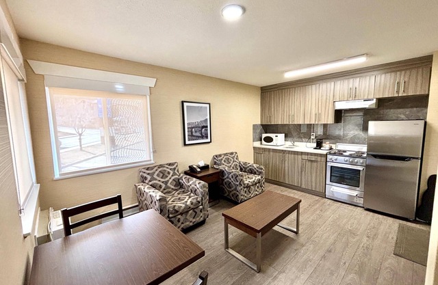 Rodeway Inn & Suites