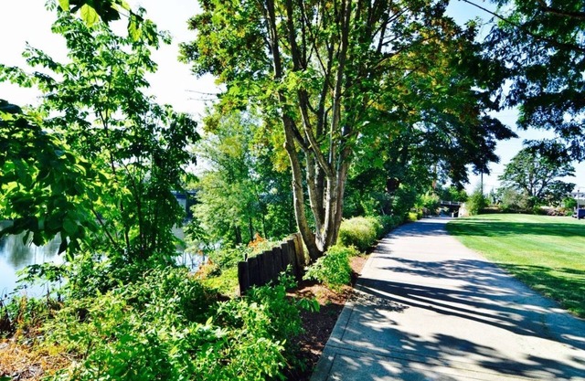 Rodeway Inn Willamette River