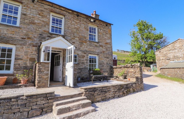 ROGER POT, pet friendly, with open fire in Sedbergh