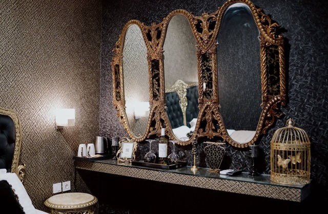 ROH Suites