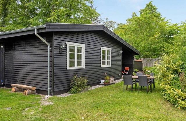 "Rohan" - 500m from the sea by Interhome
