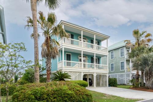 Rolling Tide - Short Walk to the Beach