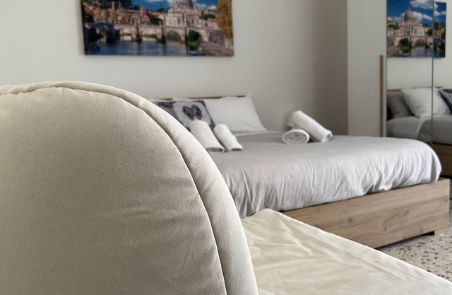 Roma New Villa 3 Rooms With Garden & Parking